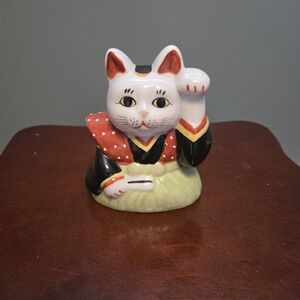 Japanese Maneki Neko Lucky Cat Figurine